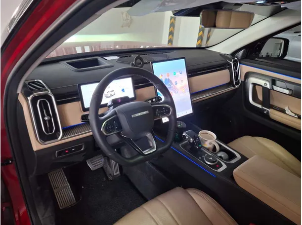 Car image 11