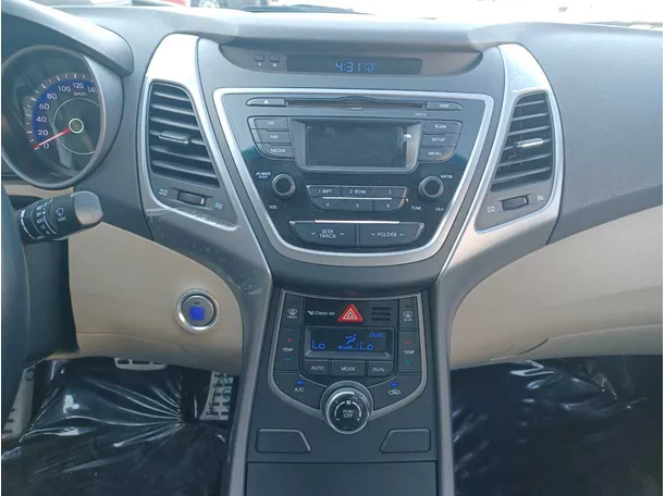 Car image 15