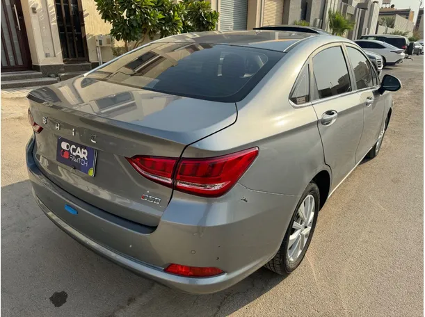 Car image 5