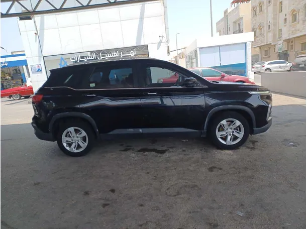 Car image 4