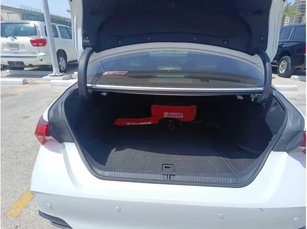 Car image 29