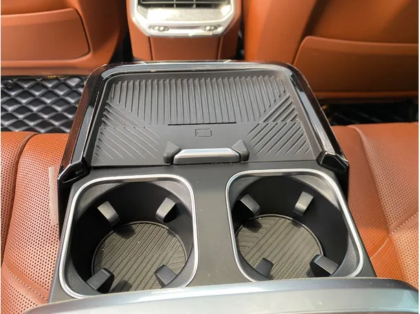 Car image 29
