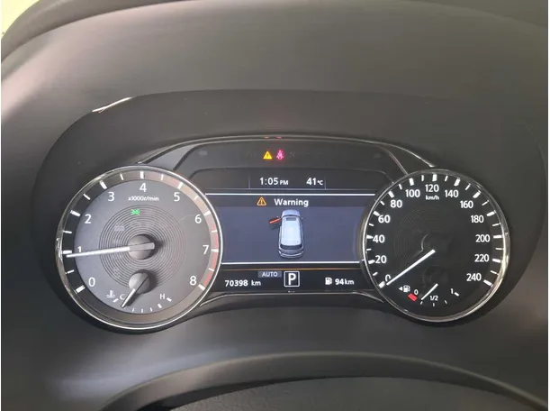Car image 19