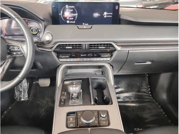Car image 25