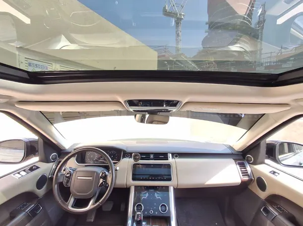 Car image 16