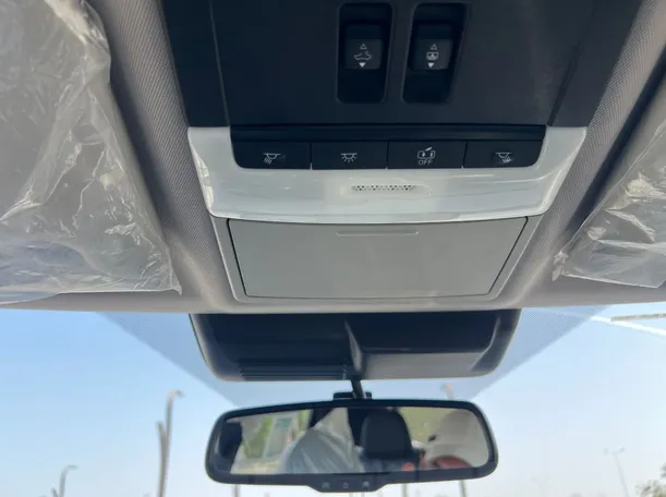Car image 23