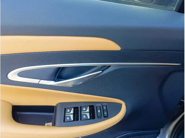 Car image 39