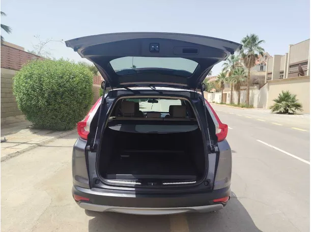 Car image 25