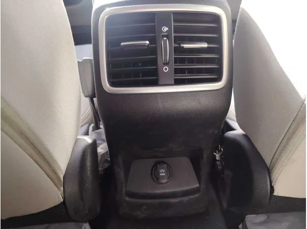 Car image 28