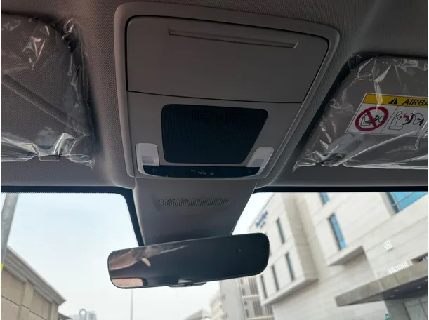 Car image 28
