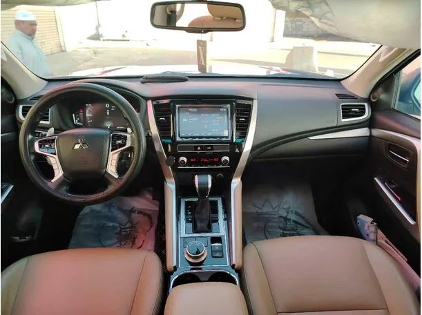Car image 24