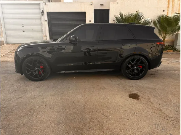 Car image 8