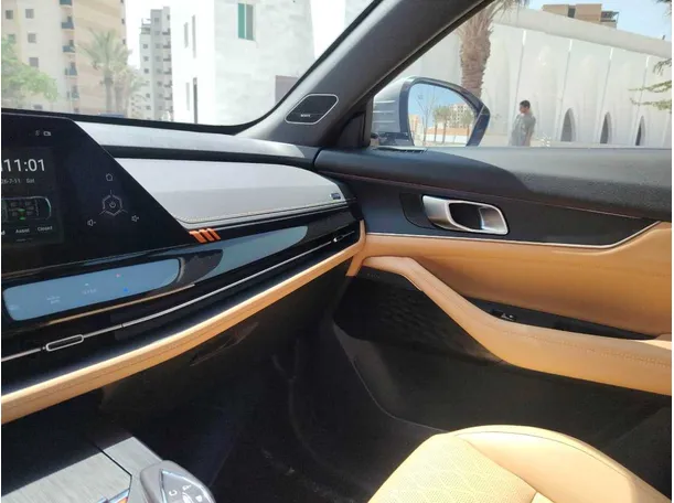Car image 35