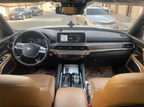 Car image 17