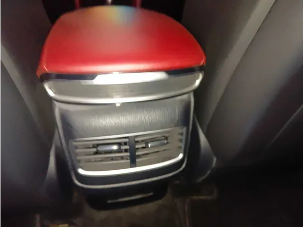 Car image 35