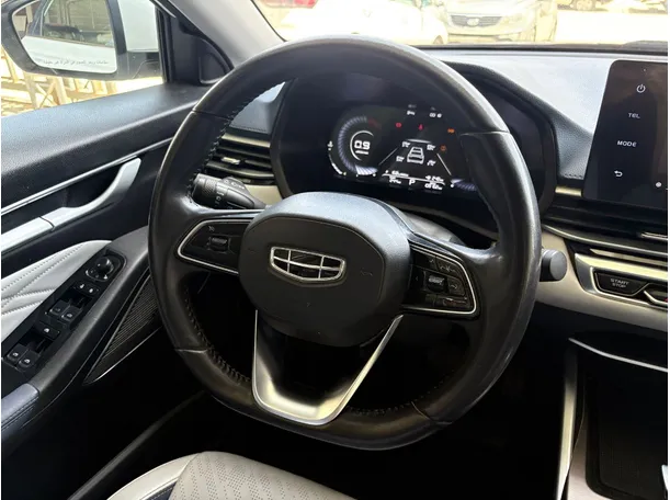 Car image 21