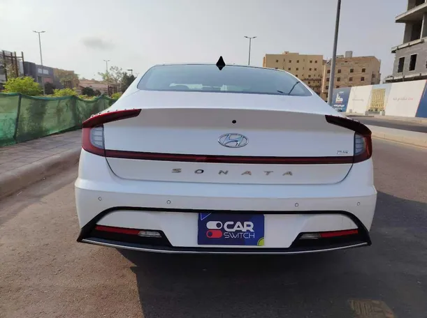 Car image 6