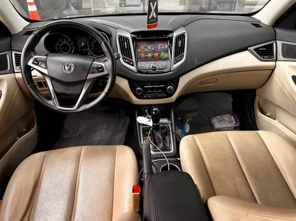 Car image 15