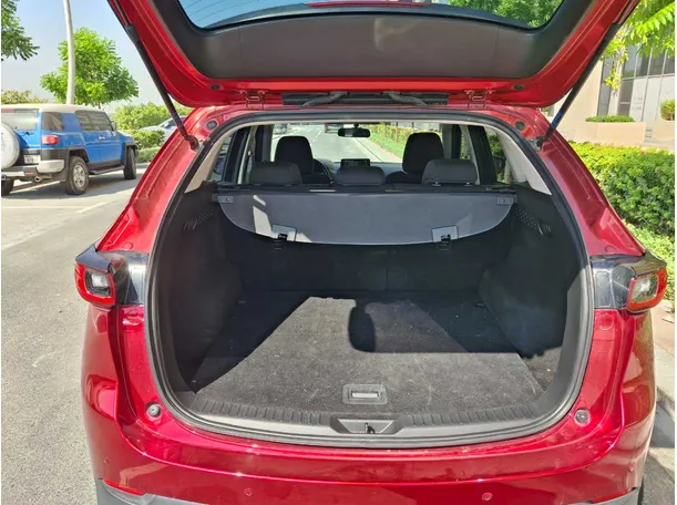 Car image 18