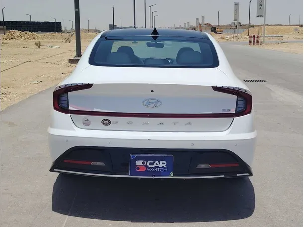 Car image 6