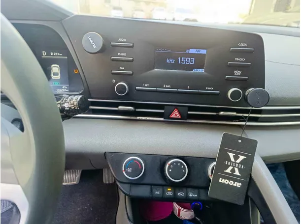 Car image 22