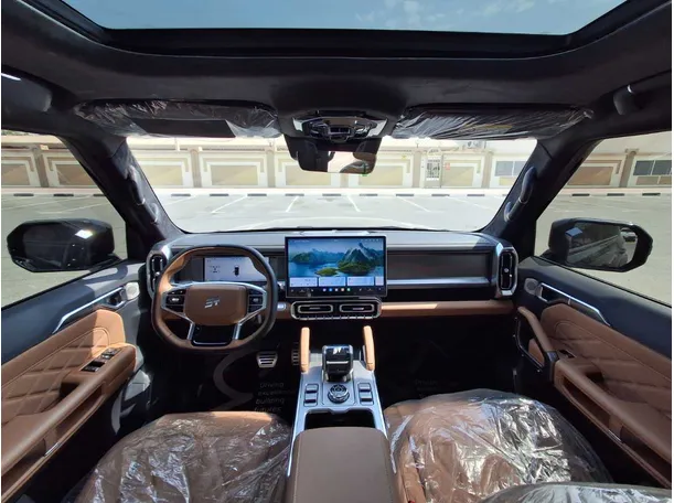 Car image 14