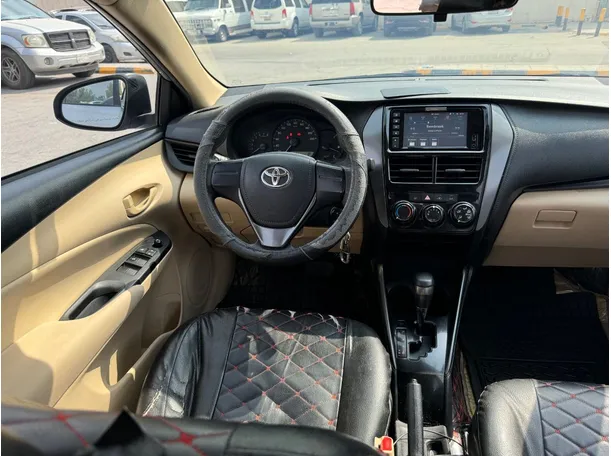 Car image 16