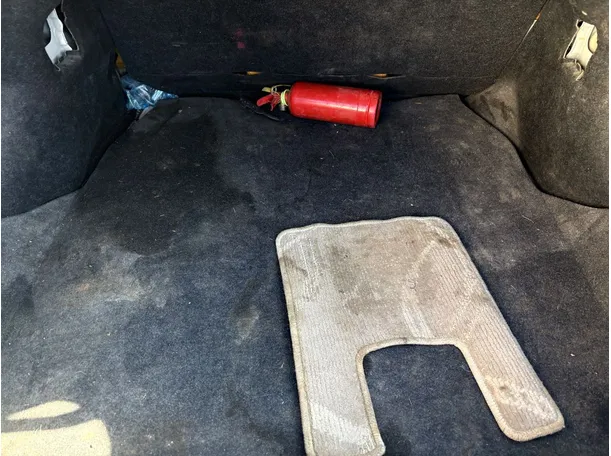 Car image 24