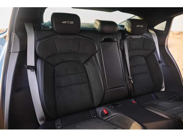 Car image 27