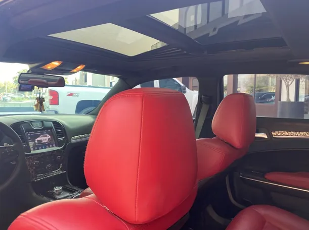 Car image 14