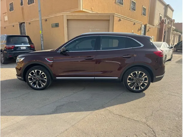 Car image 8