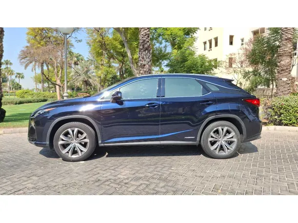 Car image 8