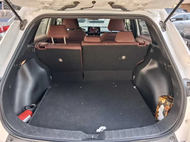 Car image 21