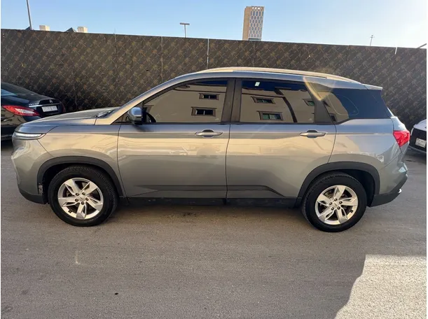 Car image 8