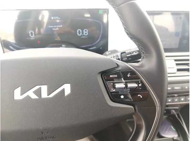 Car image 35
