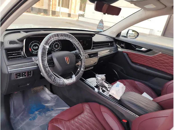 Car image 12