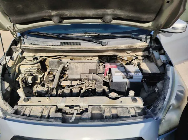 Car image 27
