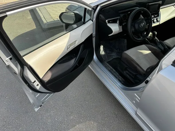 Car image 10