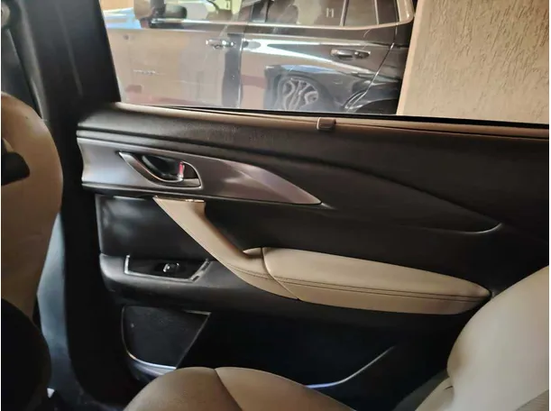 Car image 38