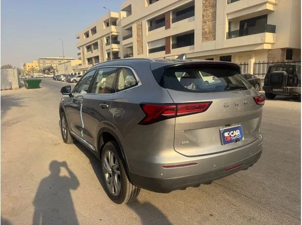 Car image 7