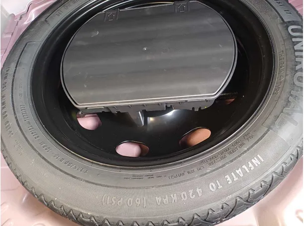 Car image 22