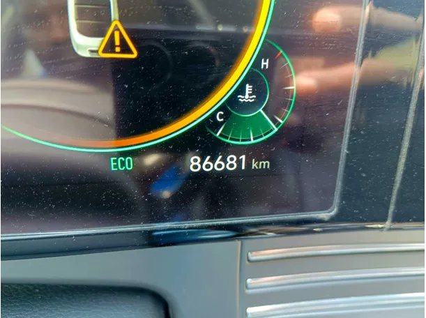 Car image 25