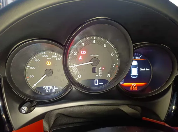Car image 27