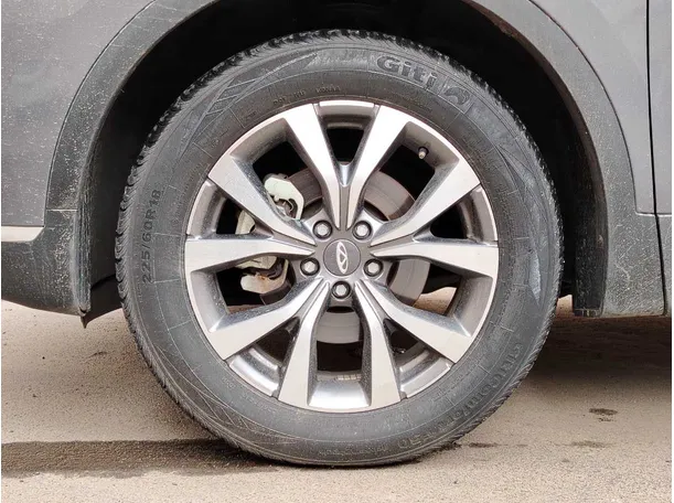 Car image 10