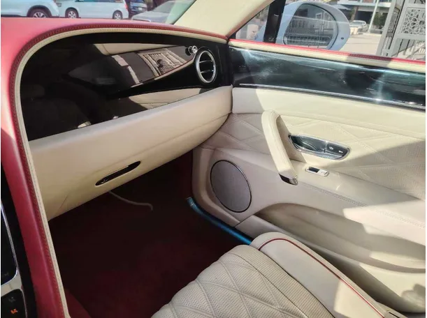 Car image 35