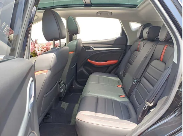 Car image 13
