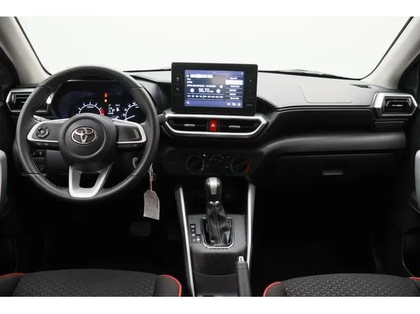 Car image 14
