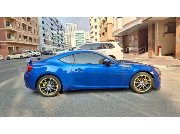 Car image 8