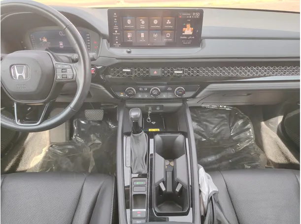 Car image 18