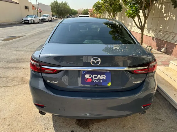 Car image 5